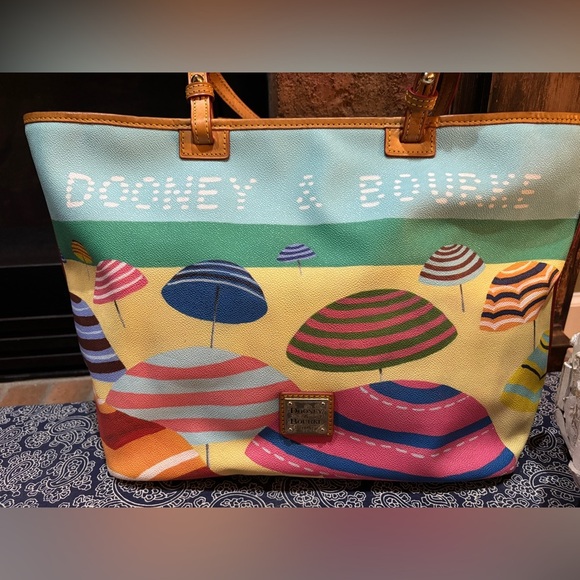 ✨ Dooney & Bourke Beach Umbrella Tote Bag EUC | Summer Canvas Shoulder Bag - Picture 4 of 10